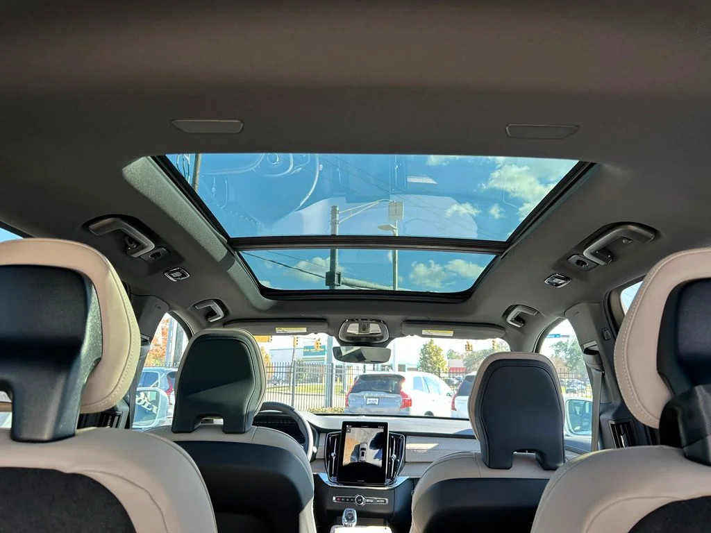 2026 Volvo XC90 Plus - Photo 23