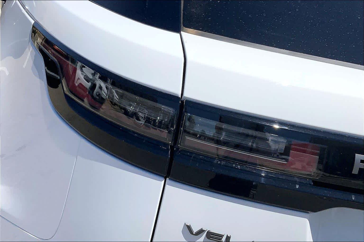 New 2026 Fuji White Land Rover S image 14
