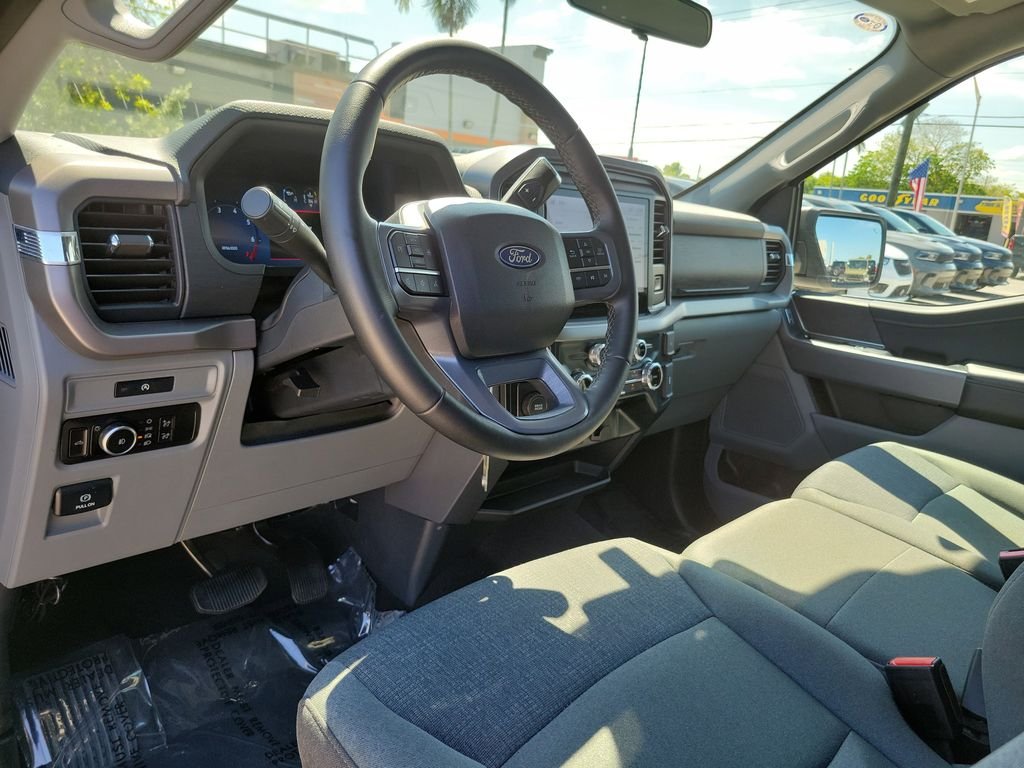 Used 2025 White Ford XLT image 8