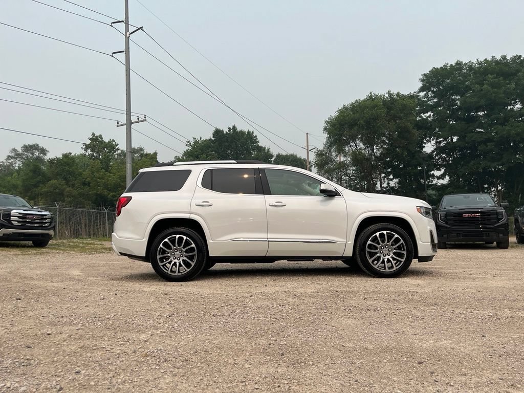 Used 2023 White Frost Tricoat GMC Denali image 8