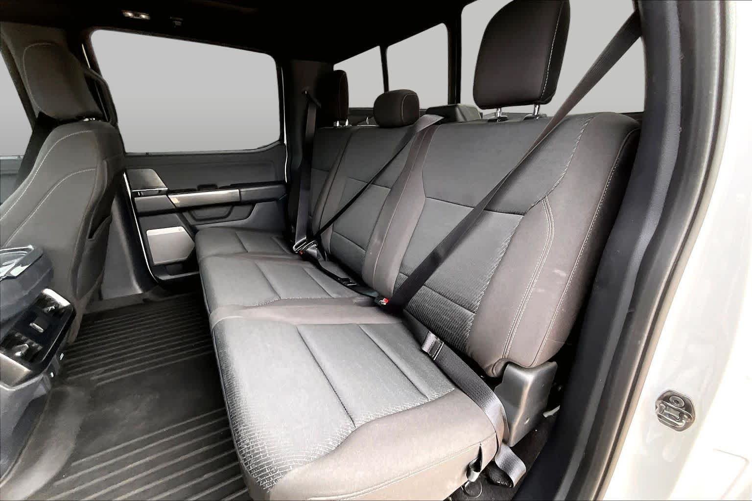 Used 2023 Oxford White Ford XLT image 18