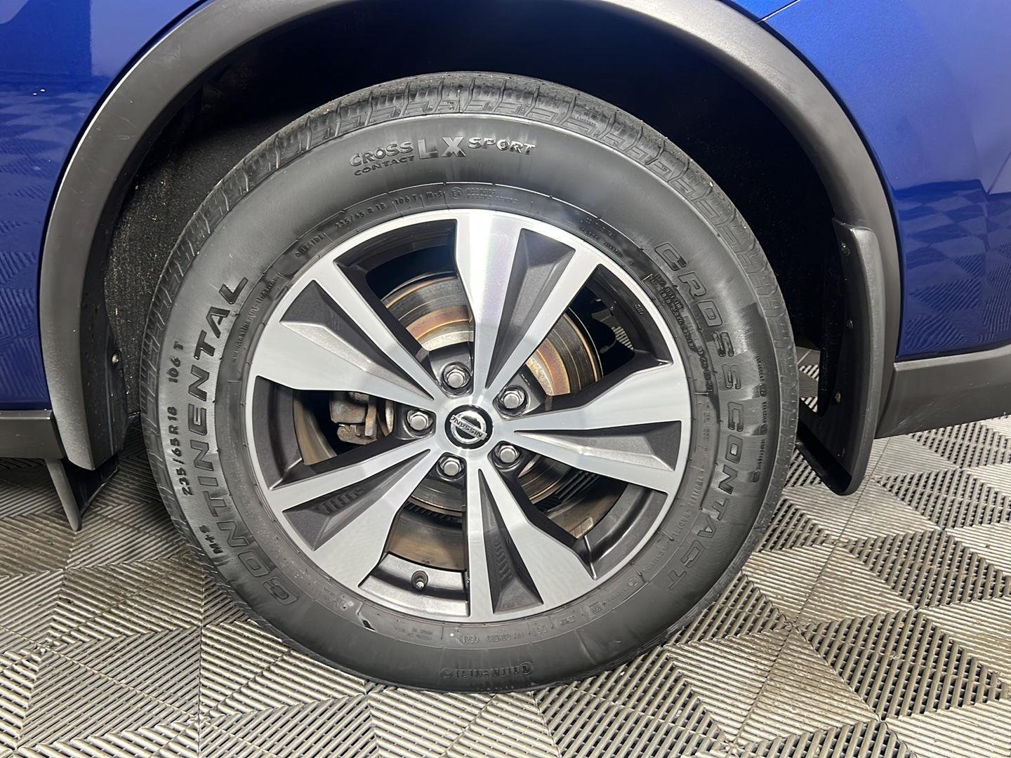 Used 2021 Deep Blue Pearl Nissan S image 11