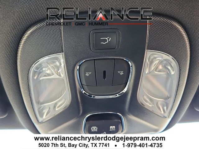 New 2026 Bright White Clearcoat Jeep Latitude image 29
