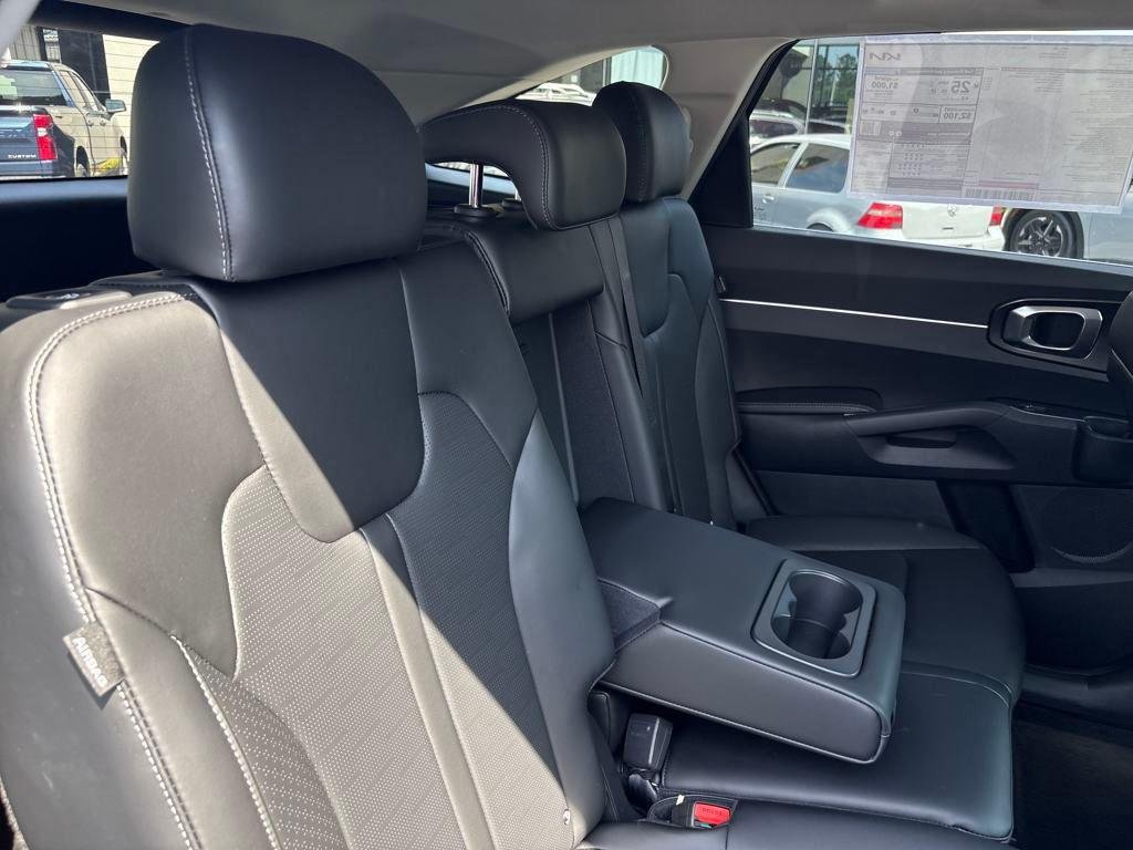 2025 Kia Sorento S - Photo 31