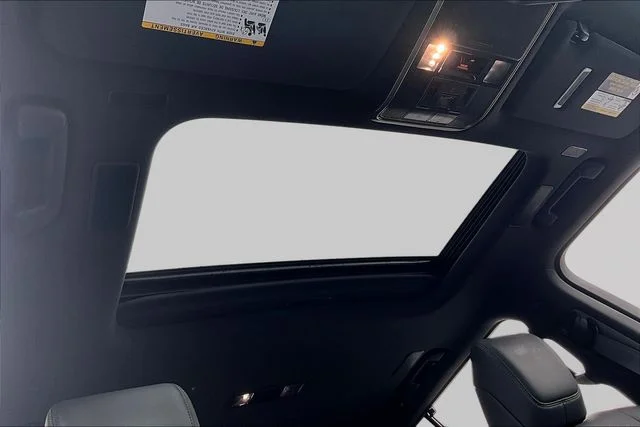 Used 2025 Green Lexus 700h Overtrail image 28