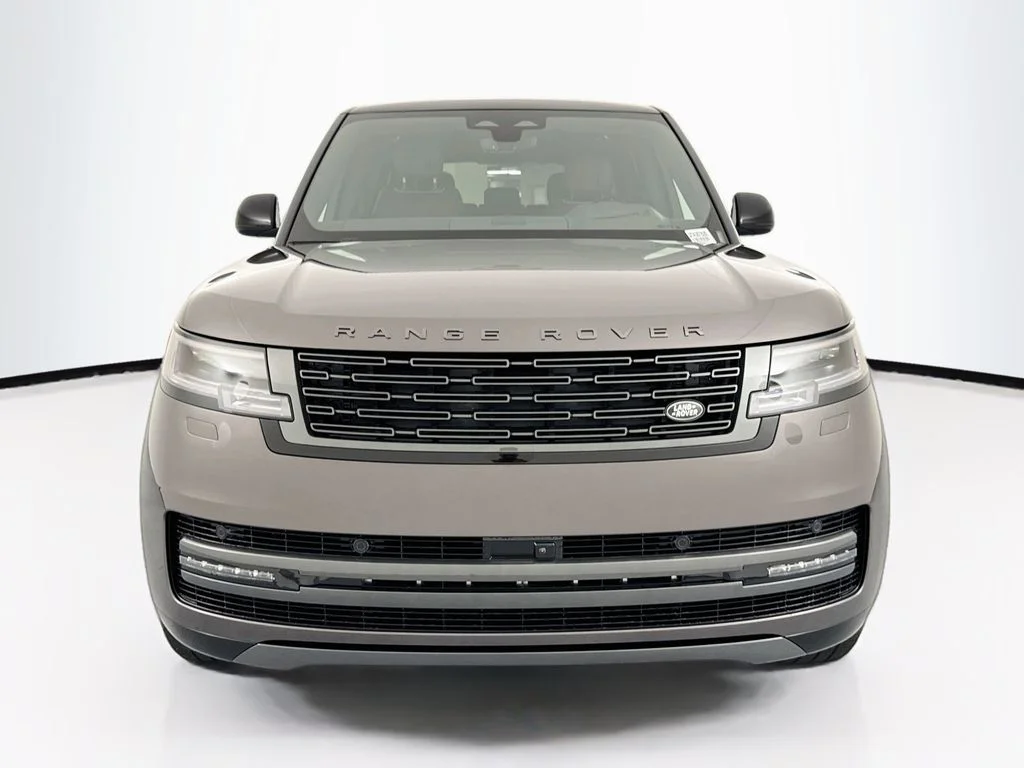 New 2026 Charente Grey Land Rover SE image 2