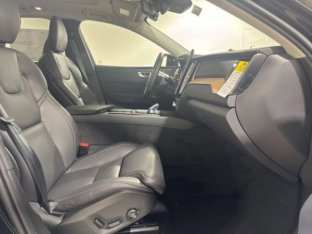 New 2026 Onyx Black Metallic Volvo T8 Ultra image 28