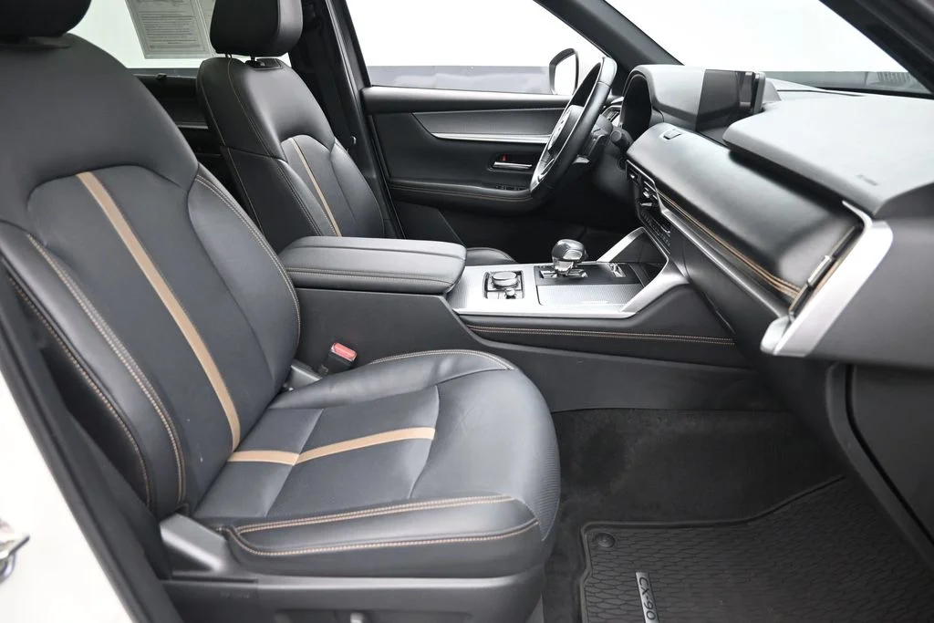 Used 2025 White Mazda 3.3 Turbo Premium Plus image 9