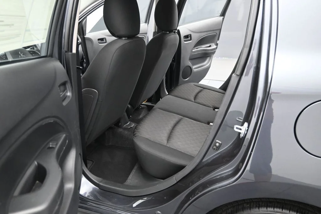 Used 2024  Mitsubishi ES image 12