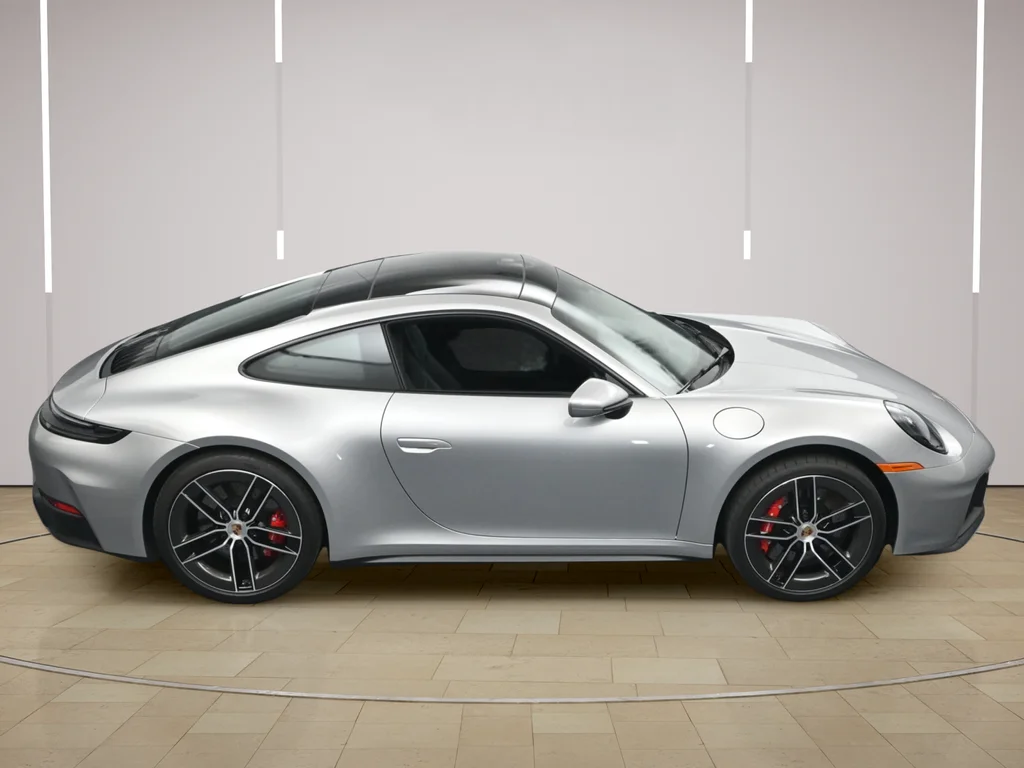 2025 Porsche 911 GTS - Photo 39