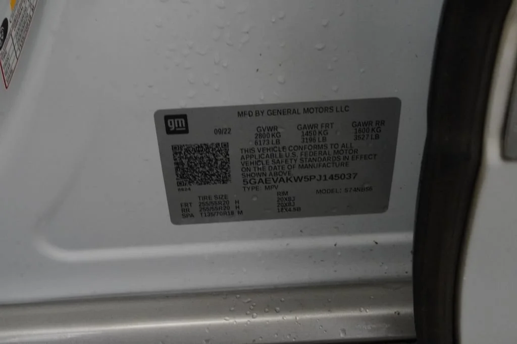 Used 2023 Summit White Buick Essence image 41