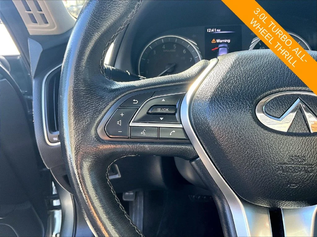 Used 2018 Blue INFINITI 3.0t LUXE image 17