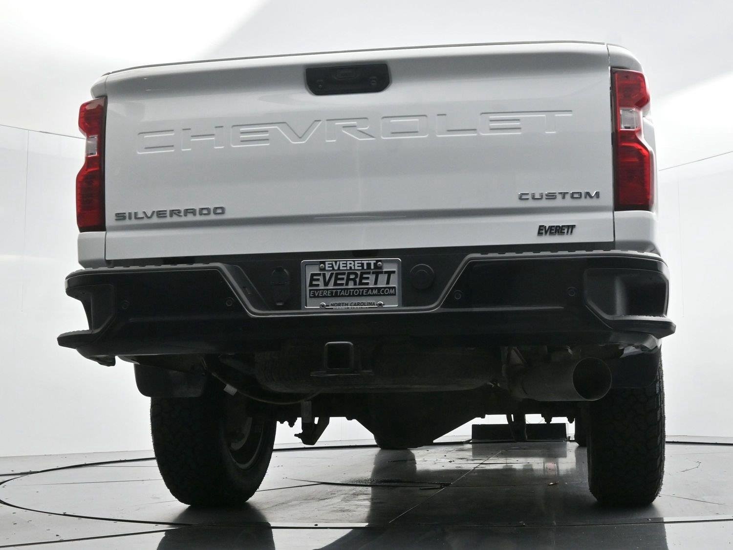 Used 2024 Summit White Chevrolet Custom image 46