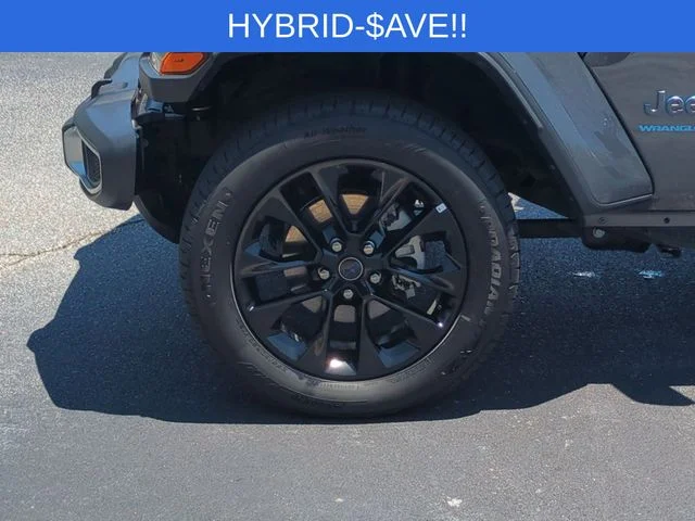 Used 2025 Gray Jeep Sahara 4xe image 10