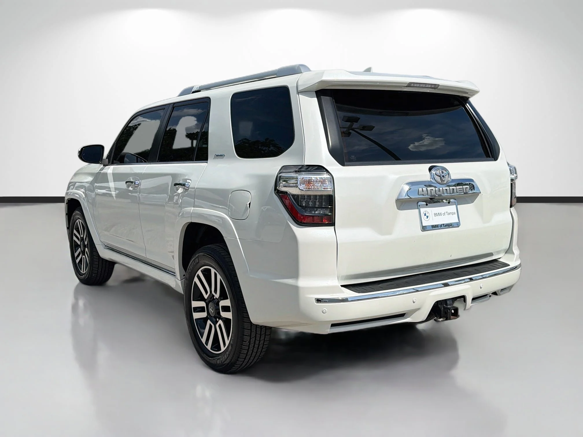 Used 2022 Blizzard Pearl Toyota Limited image 5