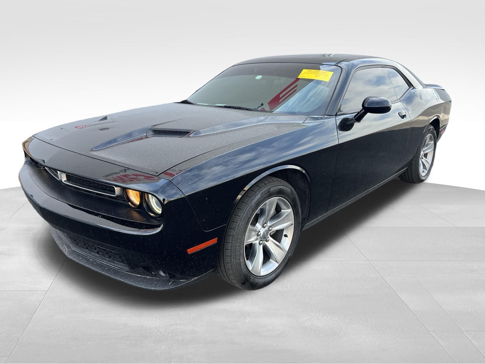 Used 2018 Black Dodge SXT image 8