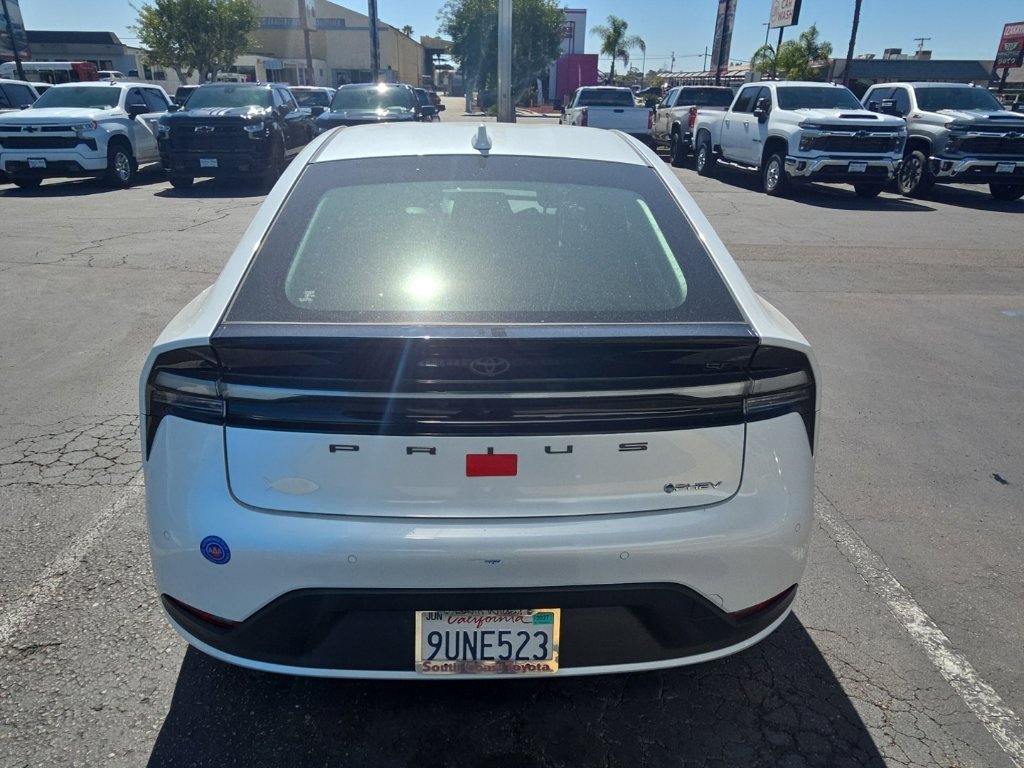 Used 2025 Pearl Toyota SE image 6