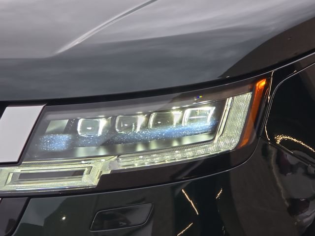 Certified Used 2024 Green Land Rover Autobiography image 33