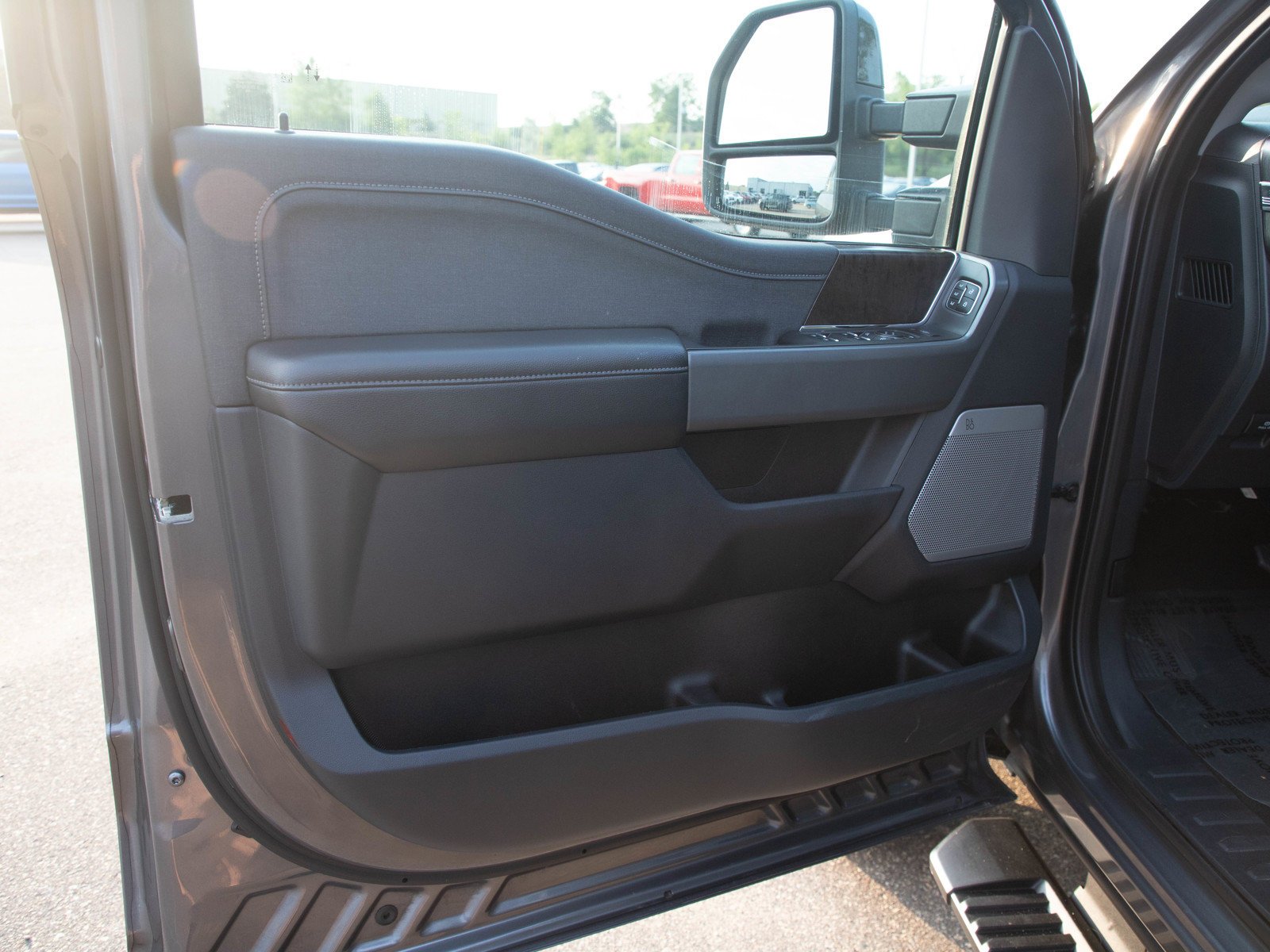 Used 2024  Ford  image 22