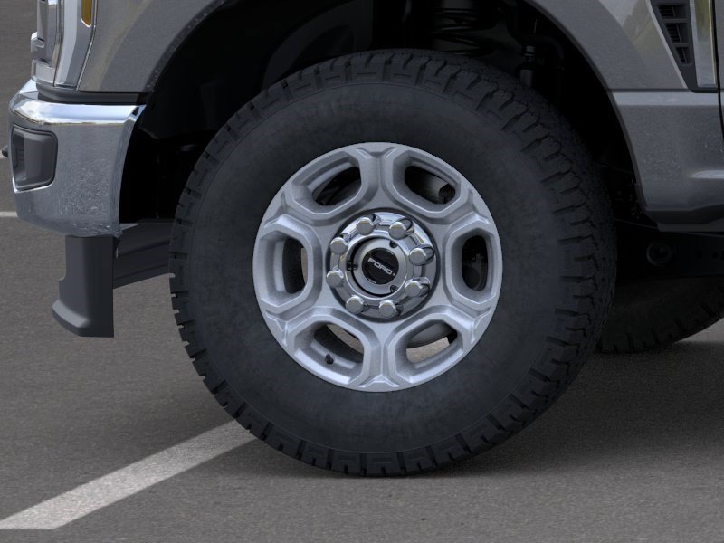 New 2026 Carbonized Gray Metallic Ford XLT image 20