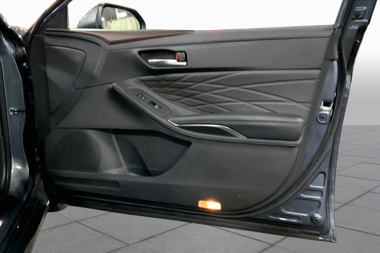 Used 2022 Harbor Gray Metallic Toyota Hybrid Limited image 23