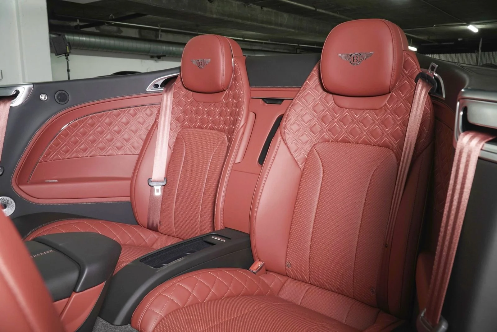Used 2022 White Bentley  image 24
