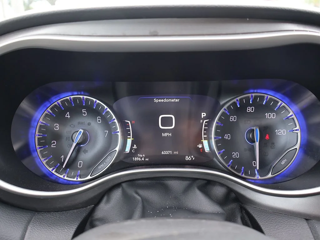 Used 2023 Black Chrysler Touring L image 35