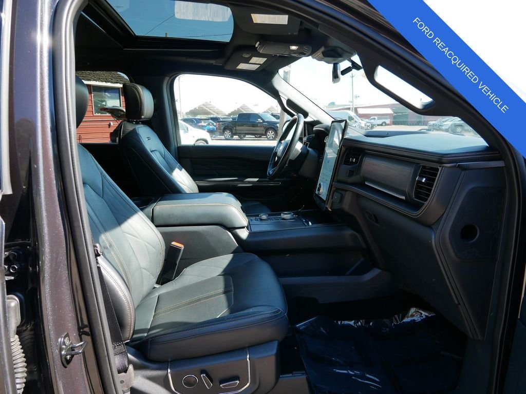 Used 2023  Ford Platinum image 8