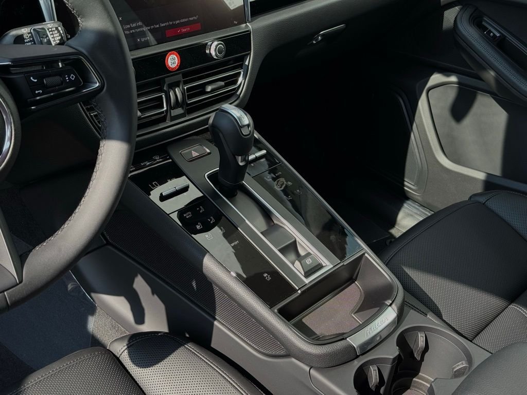 2025 Porsche Macan - Photo 27
