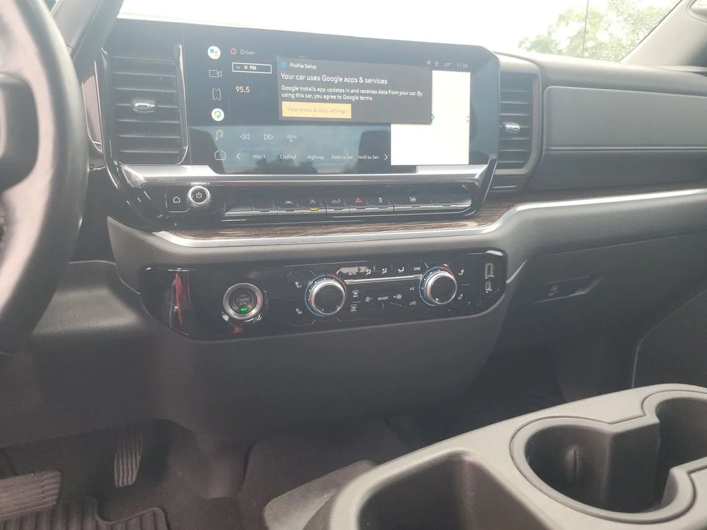 Used 2022 Silver GMC Elevation image 6