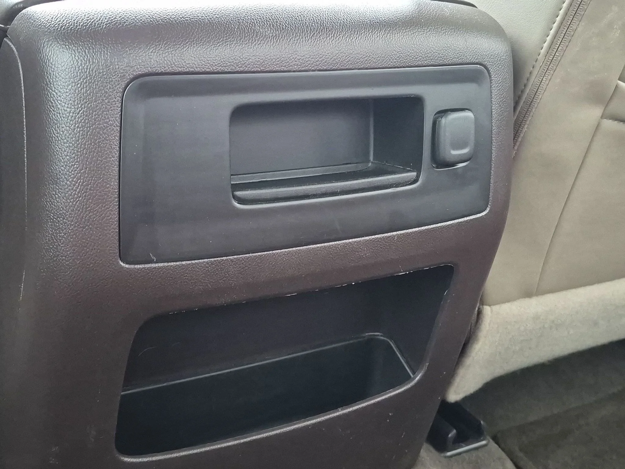 Used 2016 White Frost Tricoat GMC Denali image 17