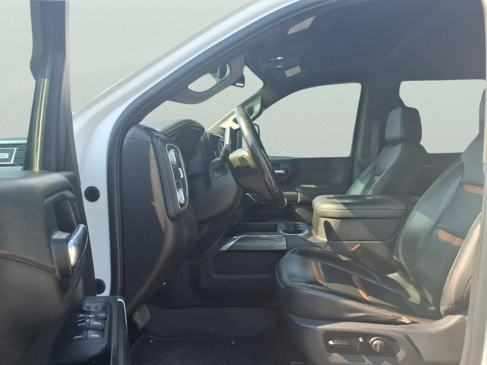 Used 2021 SUMMIT WHITE GMC AT4 image 17