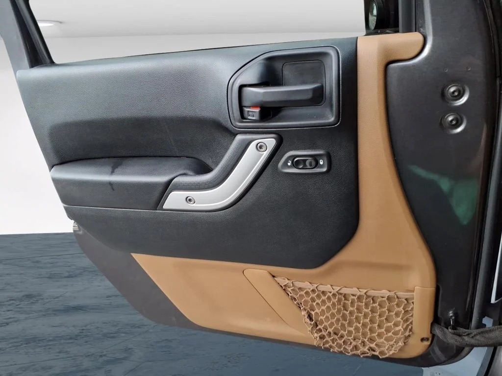 Used 2018 Gray Jeep Unlimited Sahara image 24