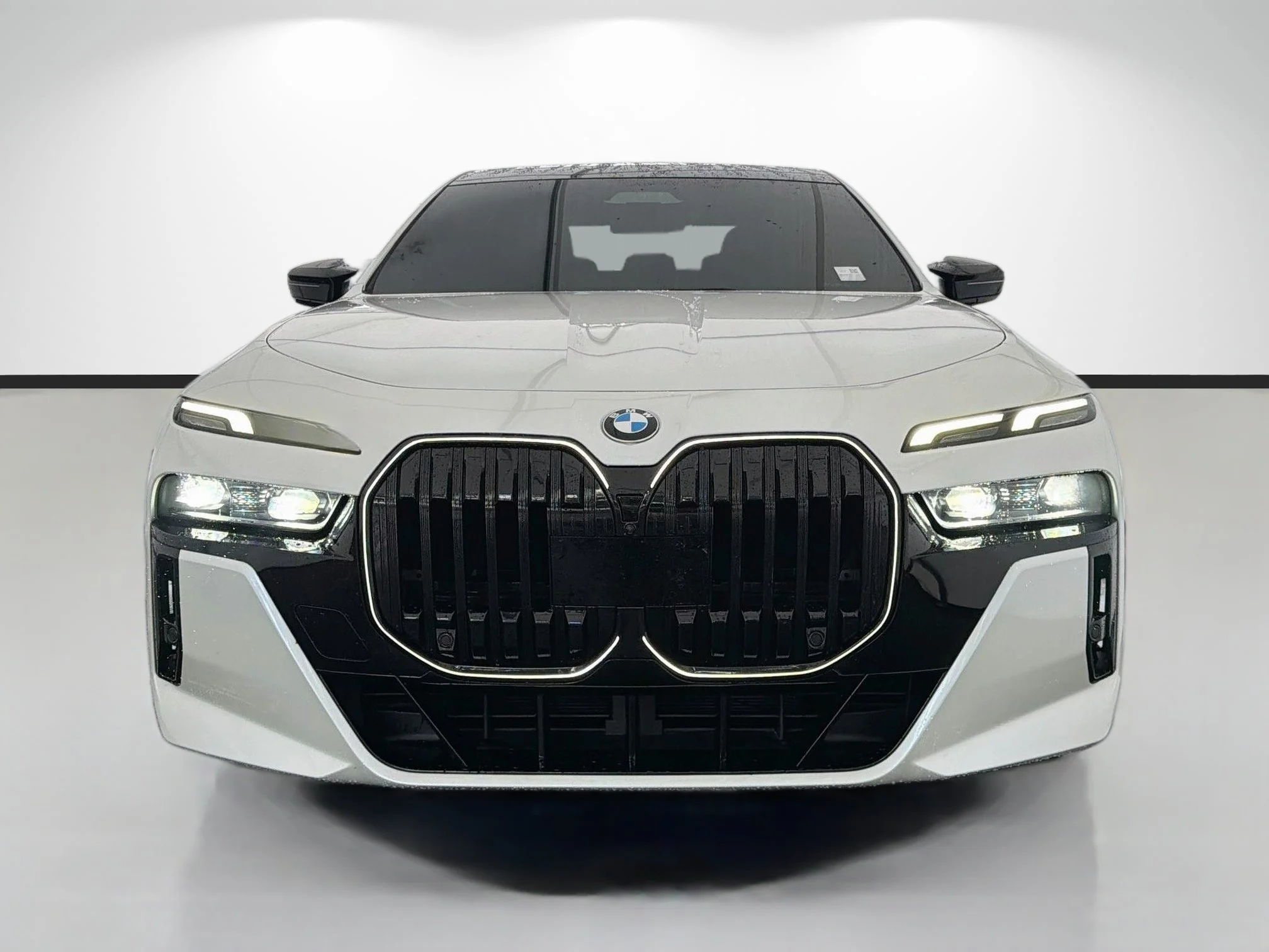 Used 2023 Mineral White Metallic BMW 740i image 8