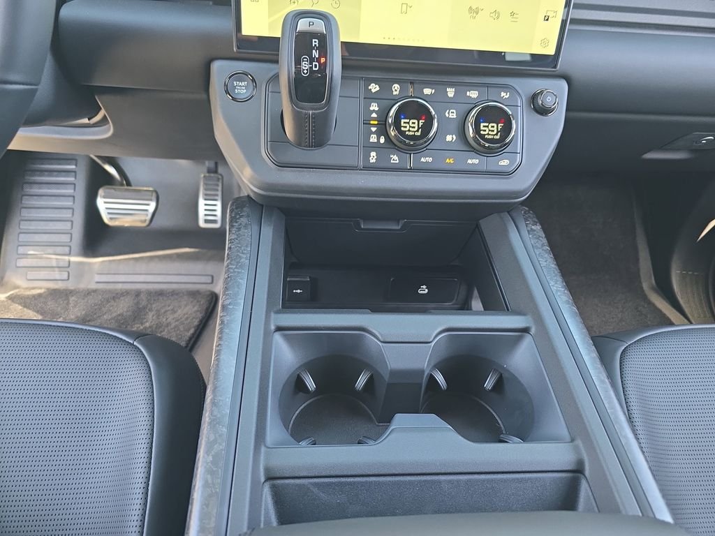 New 2026 Narvik Black Land Rover OCTA Black image 25
