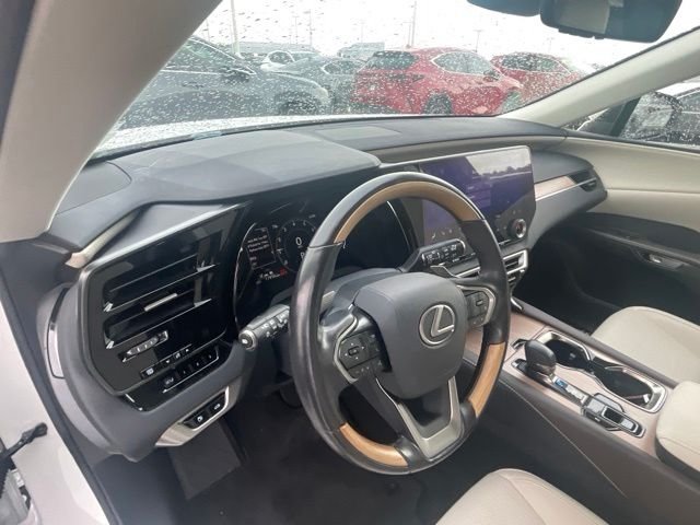 Used 2024 White Lexus 350 Premium image 2