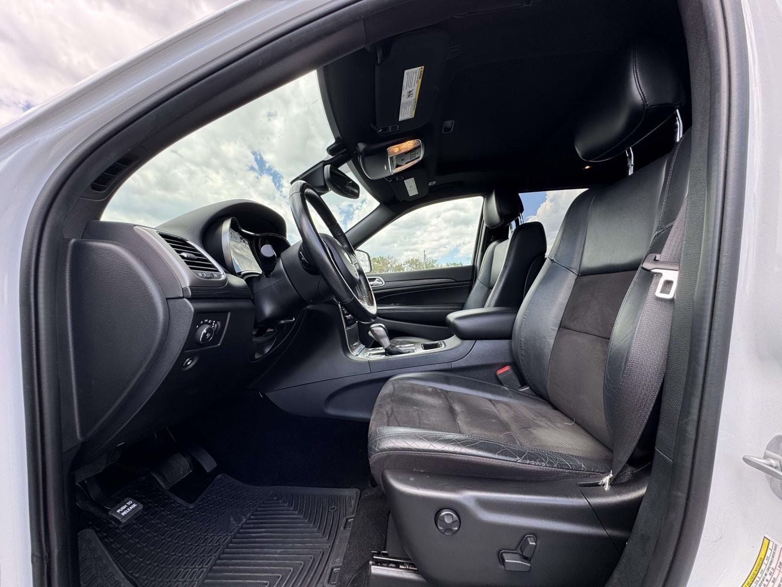 Used 2020 Bright White Clearcoat Jeep Altitude image 21
