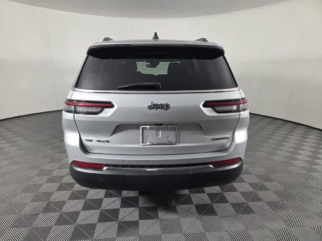 Used 2021 Silver Zynith Jeep Limited image 6