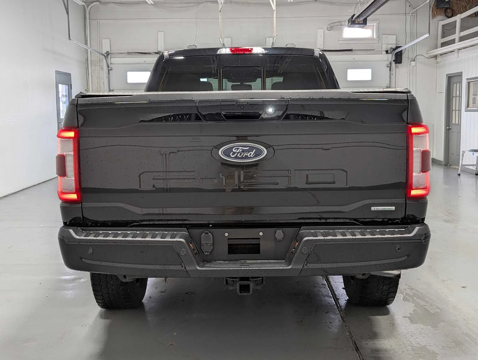 Used 2022 Agate Black Ford LARIAT image 9