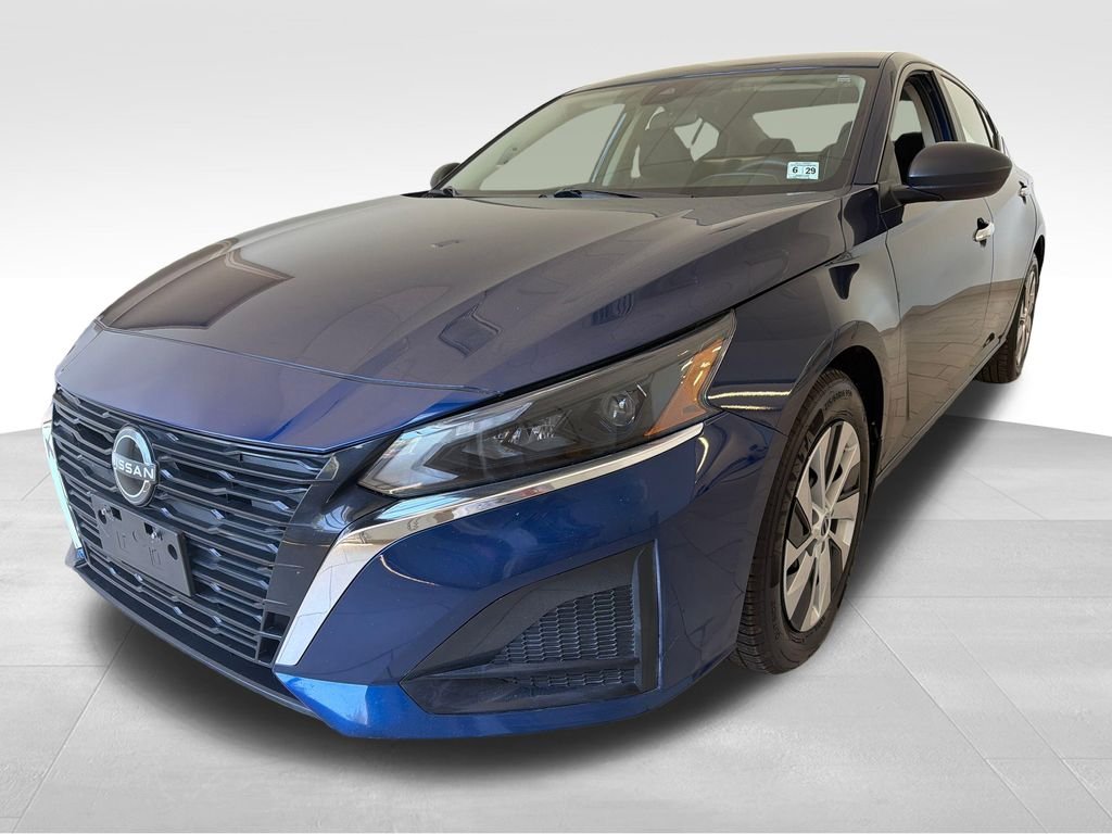 Used 2024 Blue Nissan 2.5 S image 3