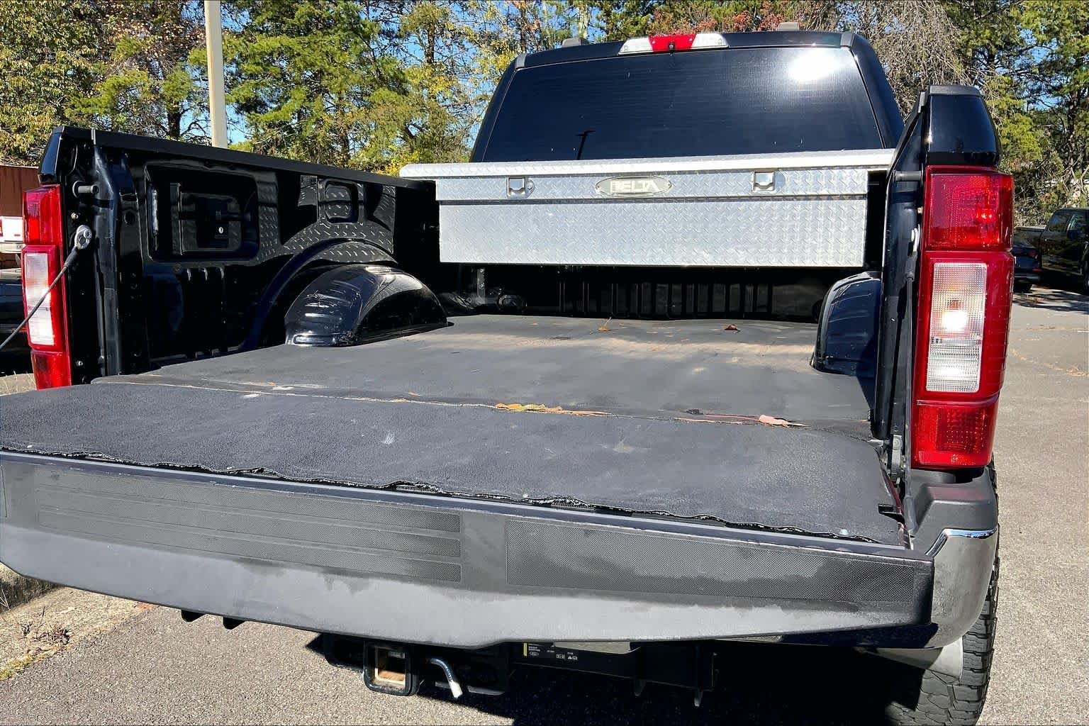 Used 2020 Agate Black Metallic Ford XLT image 32