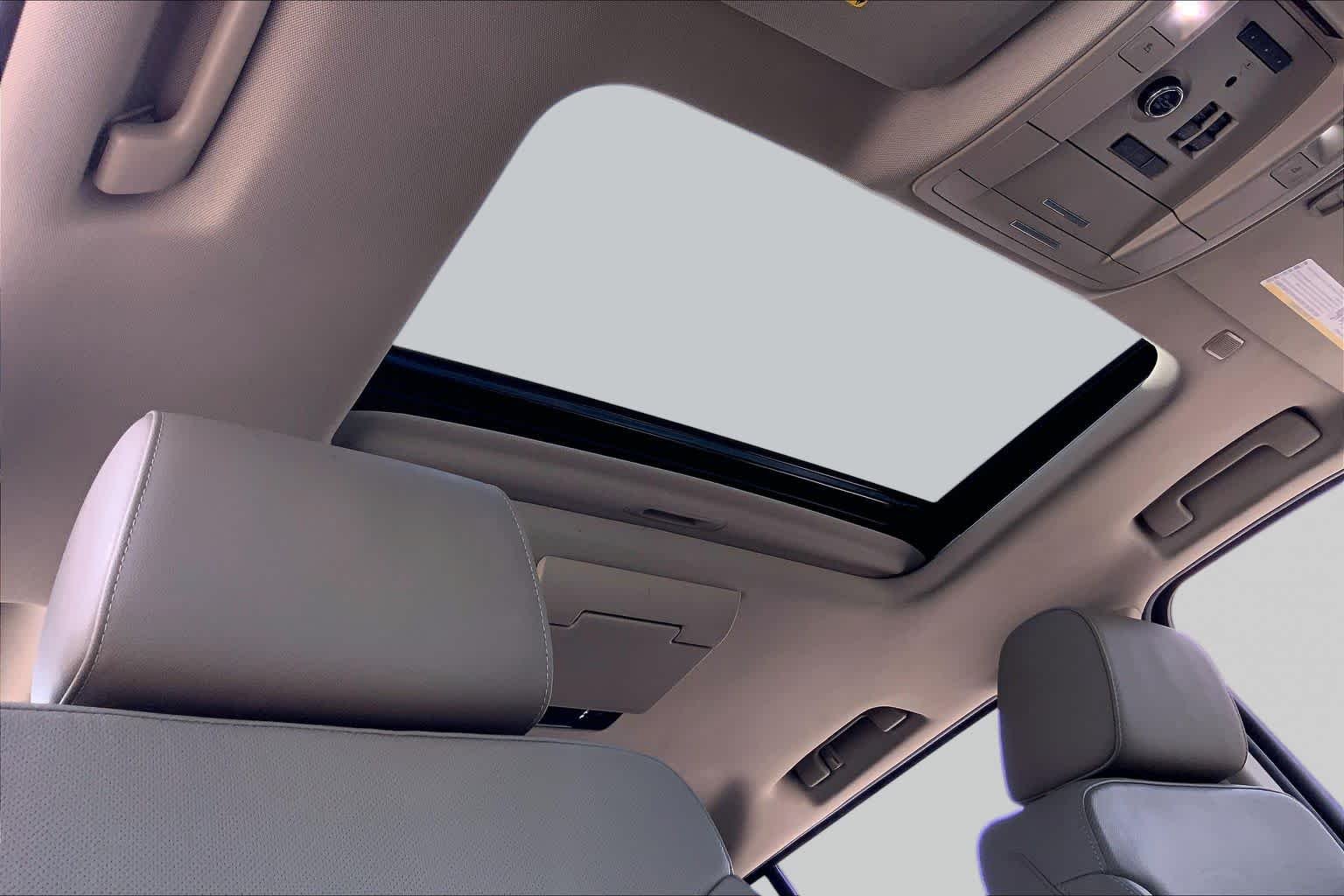 Used 2020 Smokey Quartz Metallic GMC SLT image 14