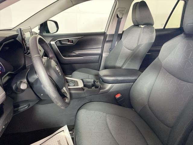 2020 Toyota RAV4 XLE - Photo 20