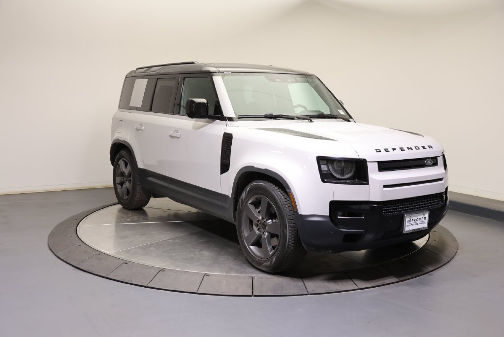 Certified Used 2026 Borasco Grey Metallic Land Rover S image 7