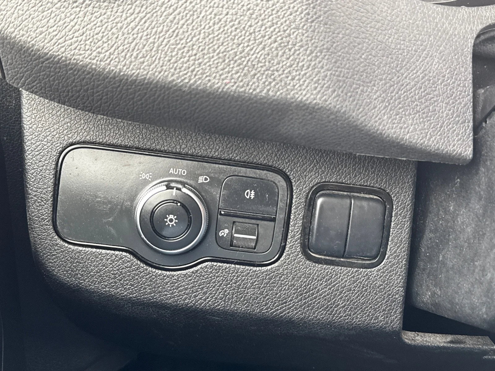 Used 2019 Blue Grey Mercedes-Benz 2500 HR V6 170