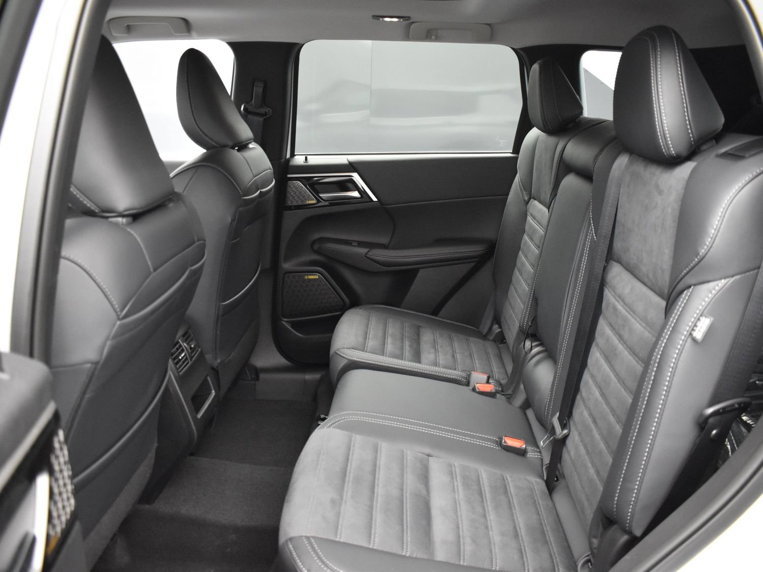 New 2026 White Mitsubishi SE 1.5T 2WD image 12