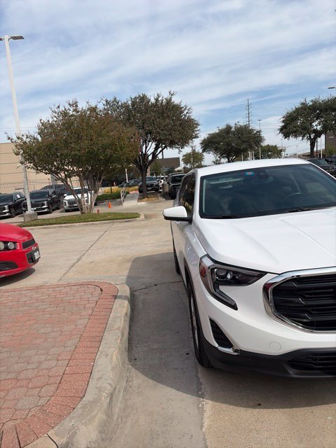 Used 2020 Summit White GMC SLE image 3