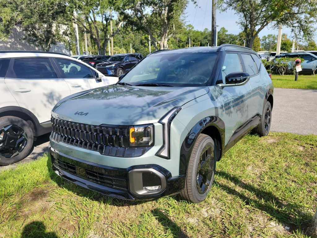 New 2027 Iceberg Green Kia X-Line S image 3