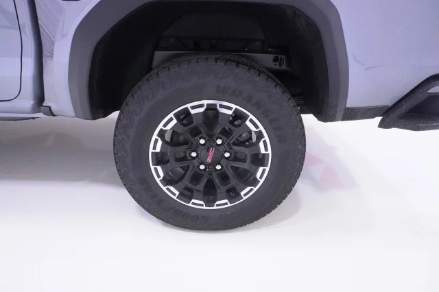 2026 GMC Canyon AT4 - Photo 14