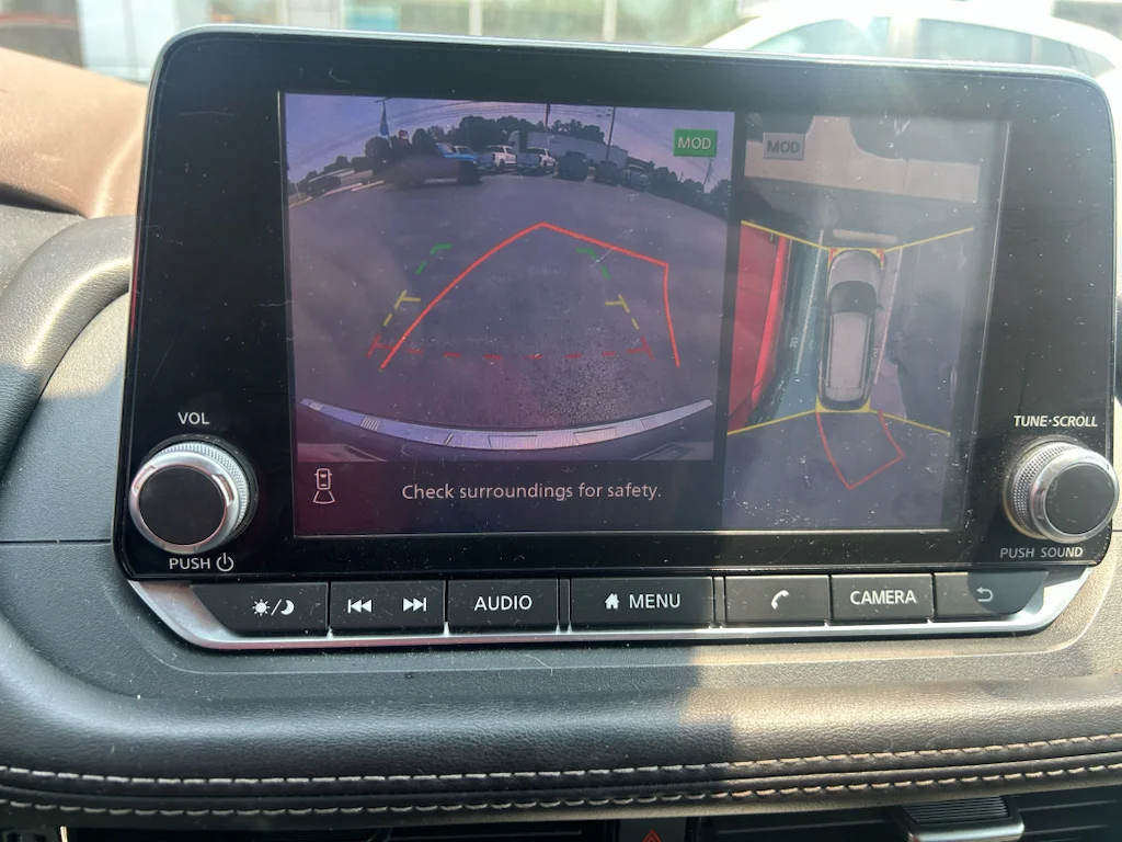Used 2021 Gray Nissan SV FWD image 10